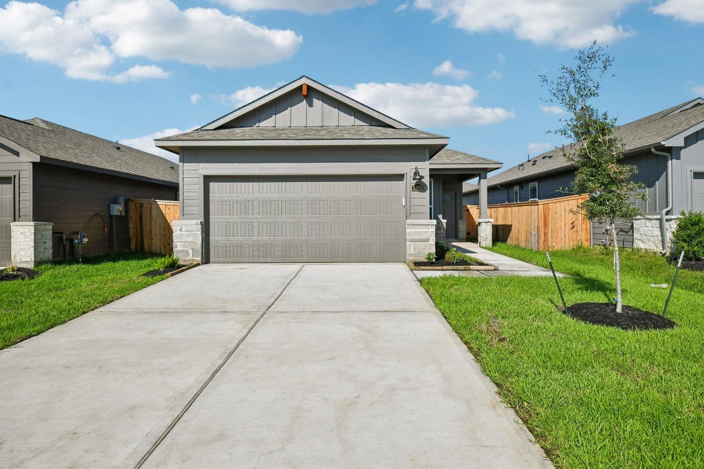 Photo of 31021 Rivage Beach Drive, Huffman, TX 77336 (MLS # 80780074)