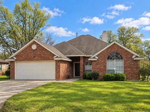 Photo of 421 E Division Street, Pilot Point, TX 76258 (MLS # 95194591)