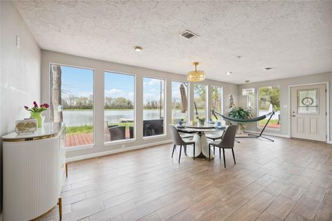 Photo of 911 Brook Forest Drive, Conroe, TX 77385 (MLS # 322605)