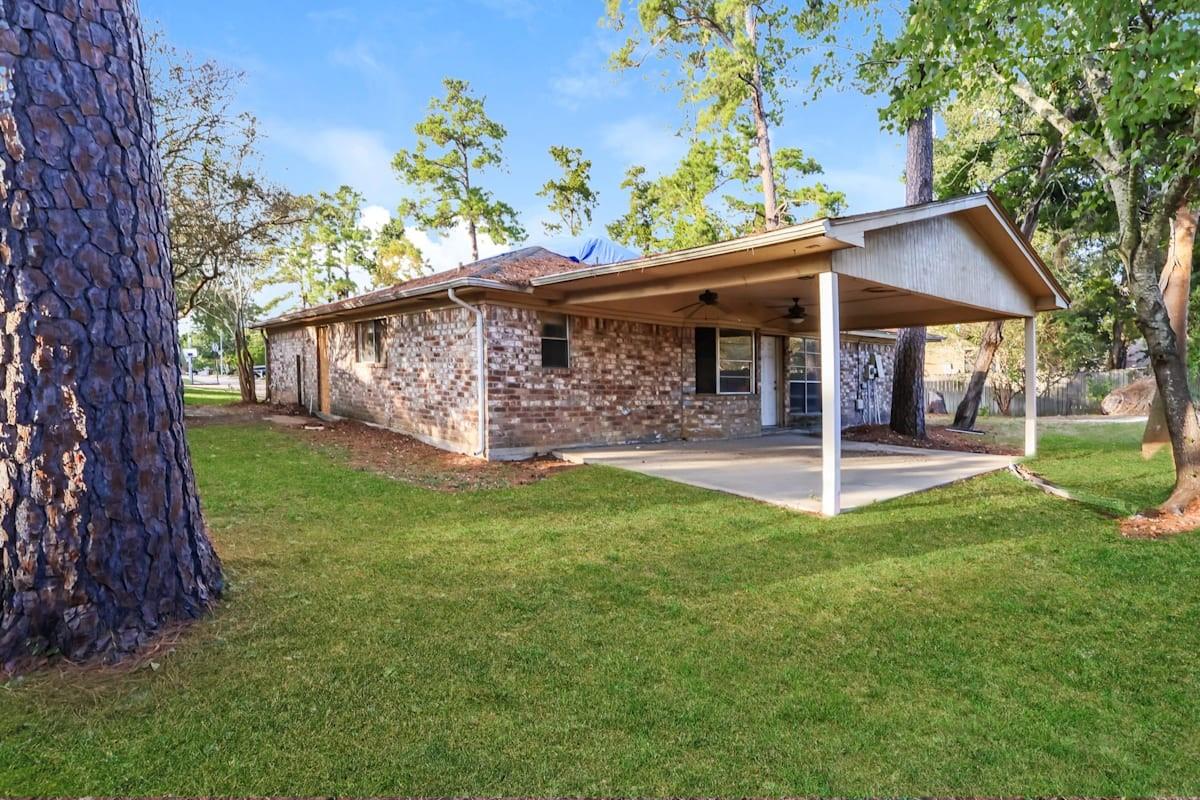 22902 Green Bark Street