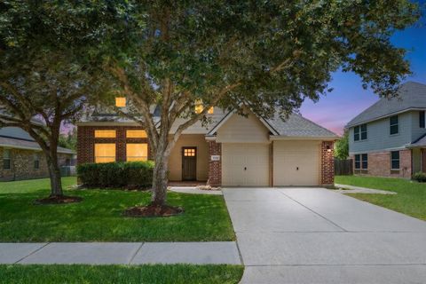 Photo of 3806 Parry Field Court, Pearland, TX 77584 (MLS # 28760737)
