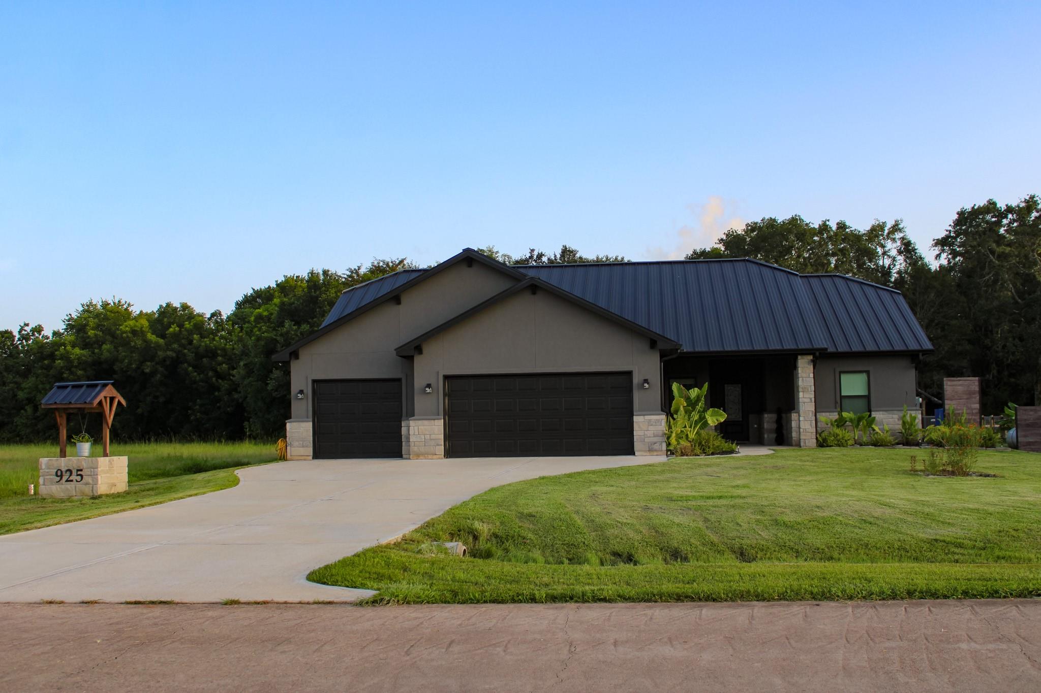 925 Chuckwagon Trail