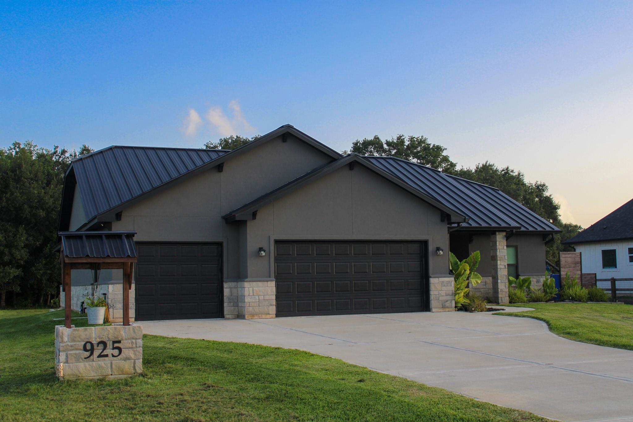 925 Chuckwagon Trail