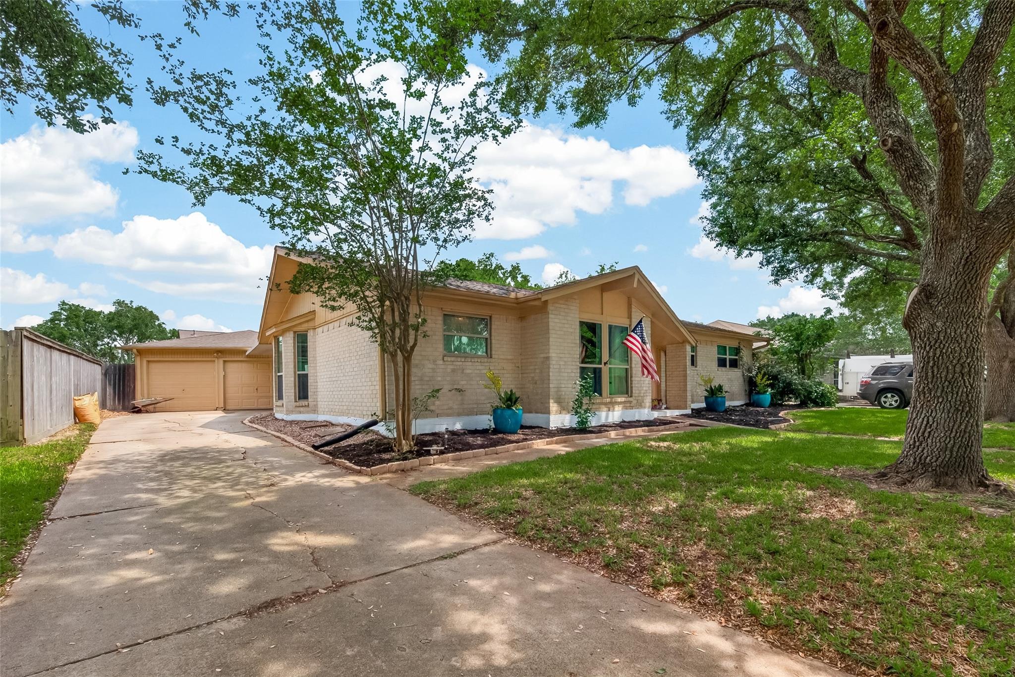 1925 Winding Creek Drive