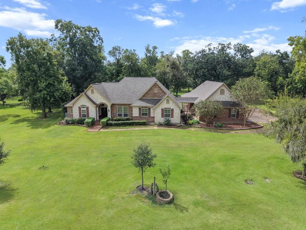 Photo of 1303 China Grove Drive, Rosharon, TX 77583 (MLS # 63273915)