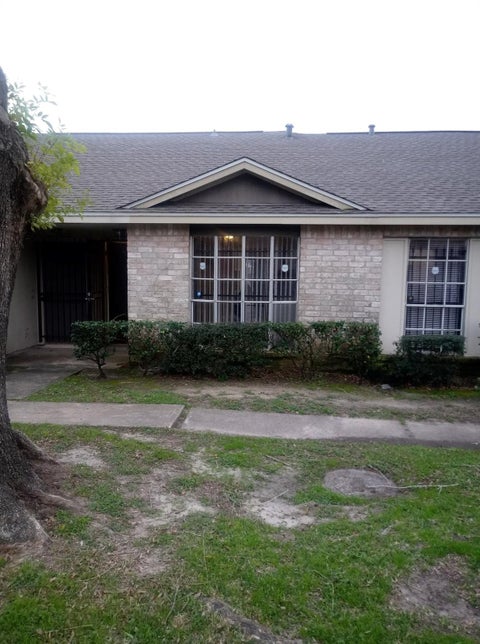 Photo of 12728 Bexley Drive #2728, Houston, TX 77099 (MLS # 82212258)