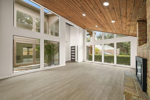 Photo of 3010 Manila Lane, Houston, TX 77043 (MLS # 65243859)