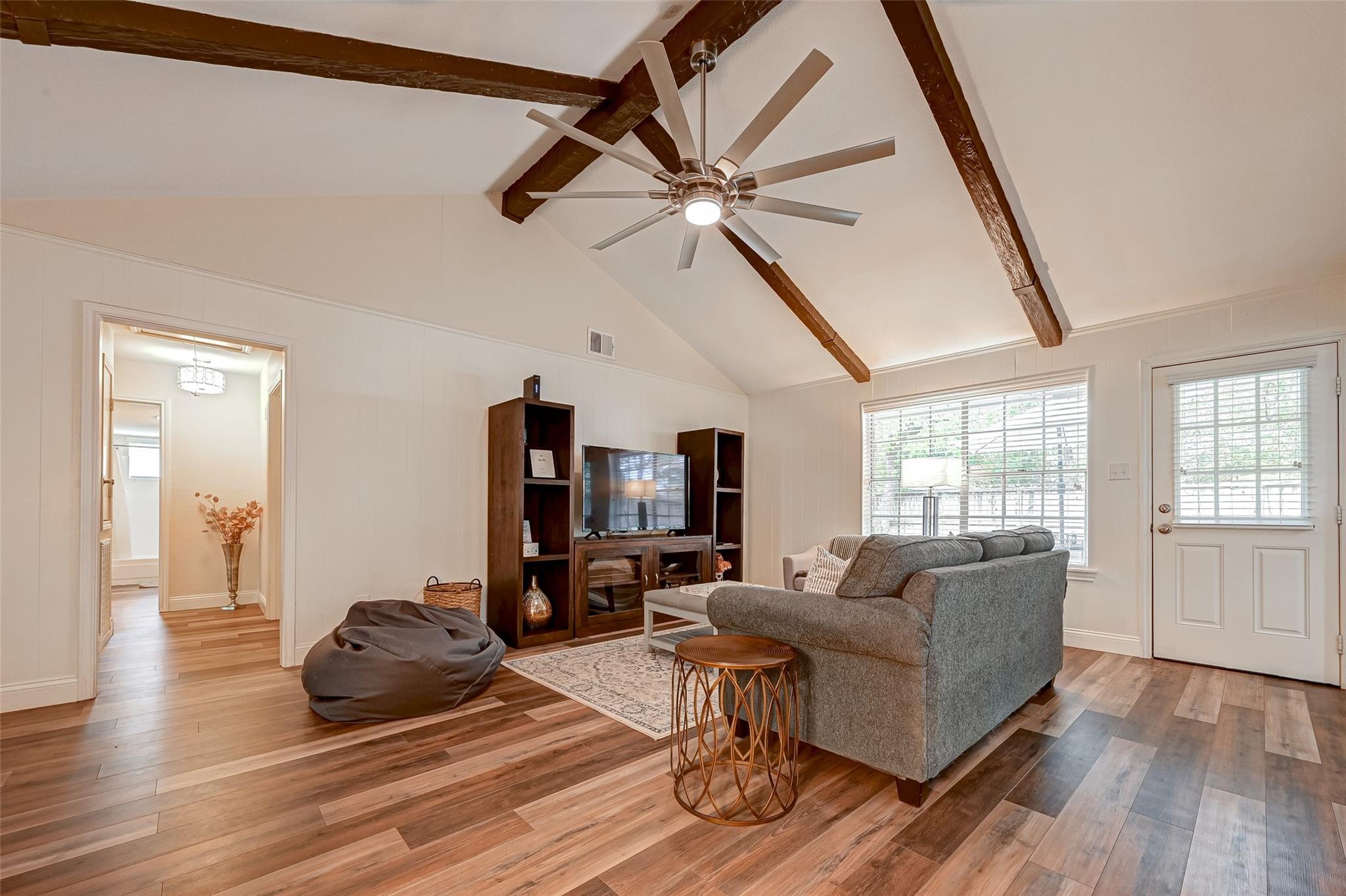 3903 Hermitage Hollow Lane