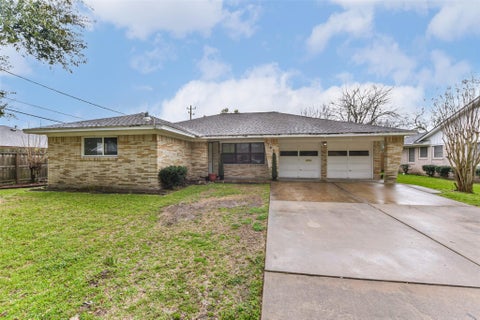 Photo of 705 Dunwick Lane, Pasadena, TX 77502 (MLS # 31736380)