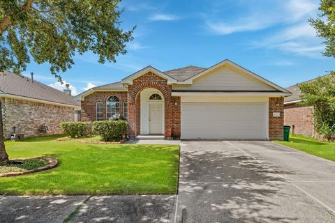 Photo of 17022 Evening Run Lane, Richmond, TX 77407 (MLS # 54356533)