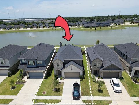 Photo of 15502 Islandview Lane, Houston, TX 77053 (MLS # 72303931)