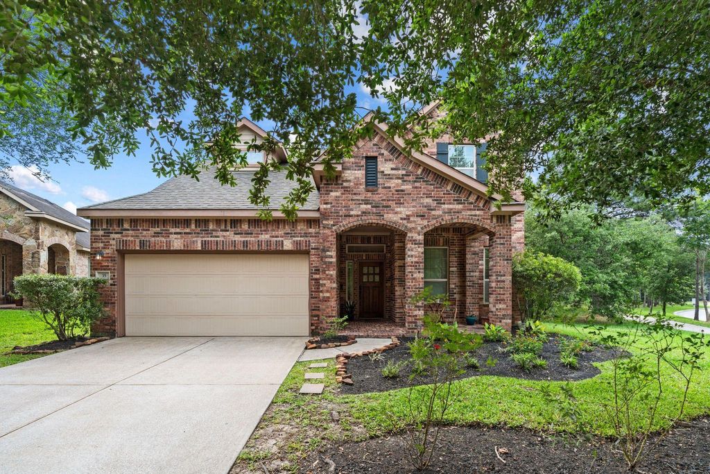 Photo of 35 Nagshead Place, Spring, TX 77389 (MLS # 71780078)