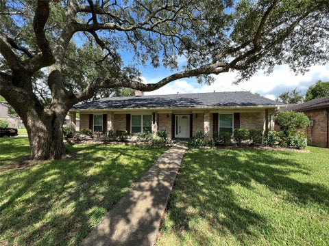 Photo of 10903 Albury Drive, Houston, TX 77096 (MLS # 38488149)
