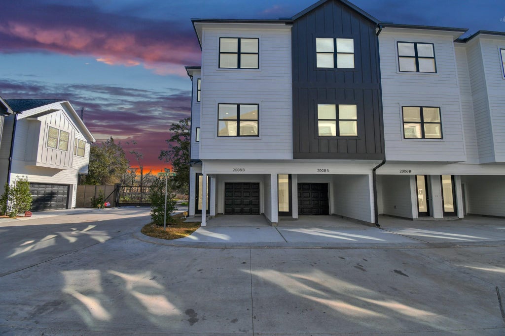 Photo of 2002 Laverne Willow Lane #B, Houston, TX 77080 (MLS # 41269374)