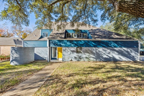 Homes For Rent - 1202 Green Briar Drive<br/> Huntsville, TX 77340