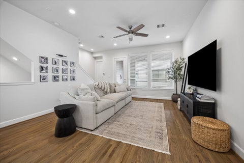 Photo of 2491 W 11th Street, Houston, TX 77008 (MLS # 82018519)