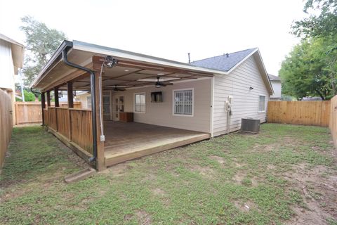 Tiny photo for 10714 Bayou Place Court, Houston, TX 77099 (MLS # 78589928)