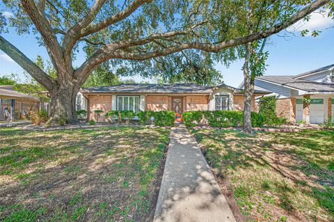 Photo of 5734 Sanford Road, Houston, TX 77096 (MLS # 50705646)