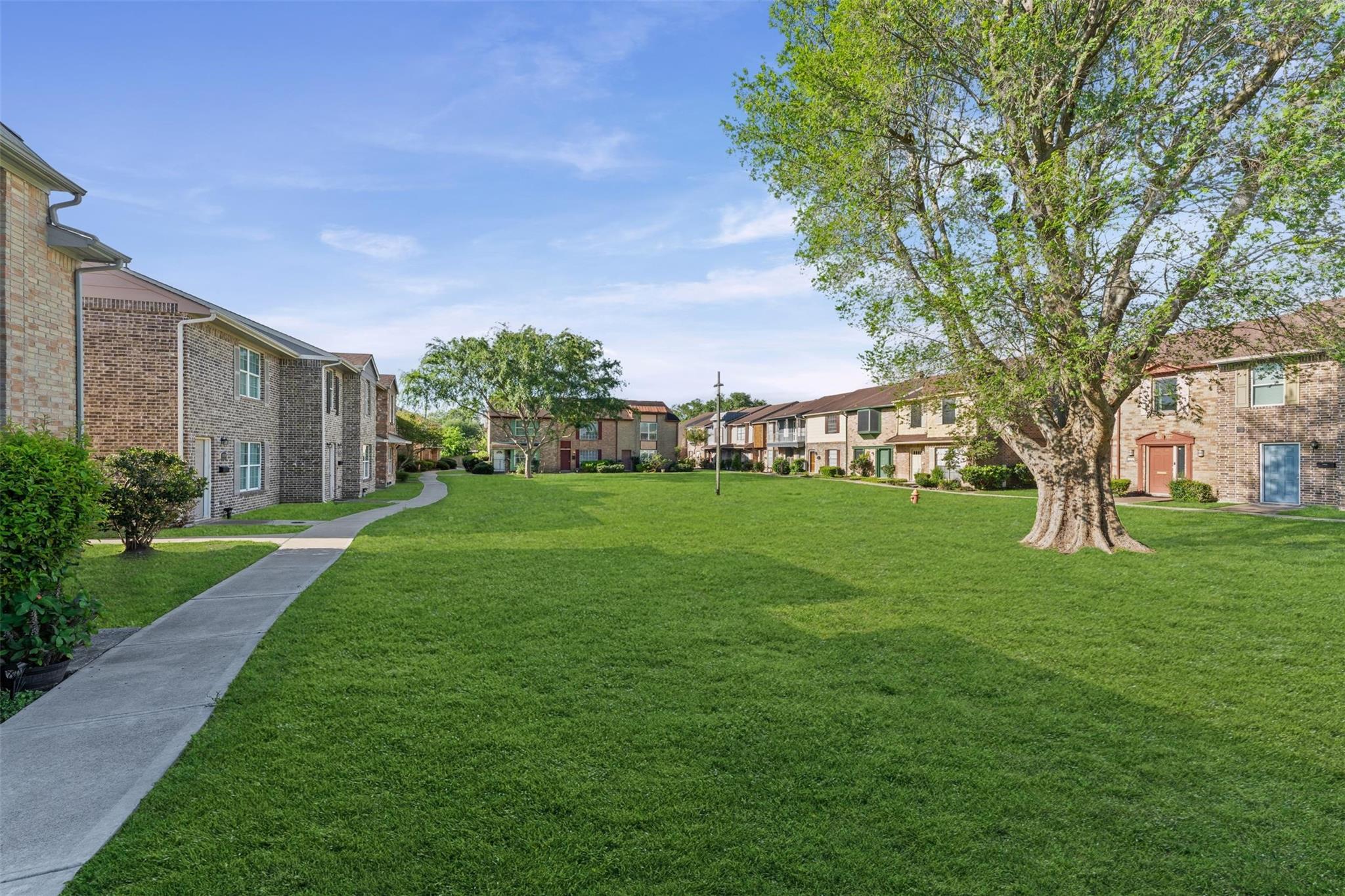 1076 Willow Oaks Circle