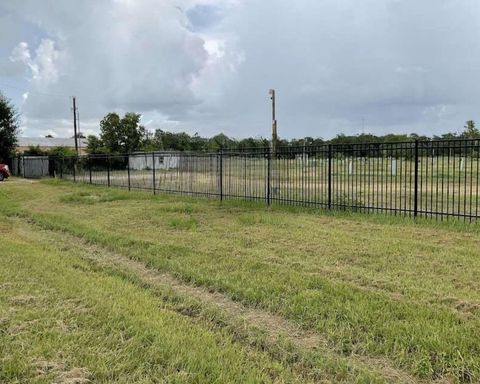 Photo of 7079 Fm 1459 Road, Sweeny, TX 77480 (MLS # 20441364)