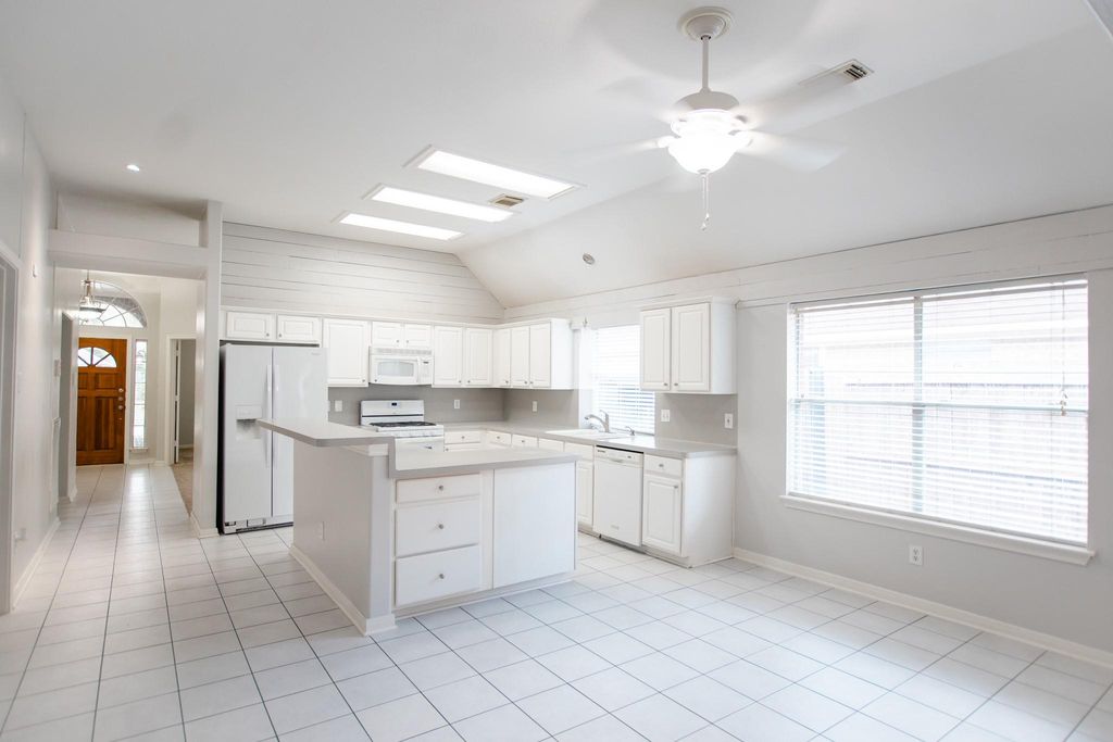 Photo of 1722 Red Oak Terrace, Houston, TX 77339 (MLS # 16928525)