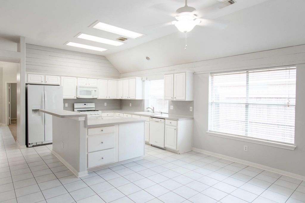 Photo of 1722 Red Oak Terrace, Houston, TX 77339 (MLS # 16928525)