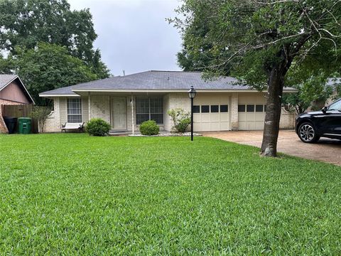 Photo of 2518 Meandering Trail, Houston, TX 77339 (MLS # 77377681)