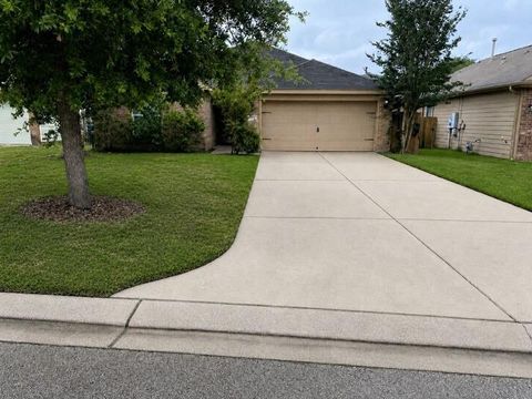Photo of 2023 Lost Pine Court, Conroe, TX 77304 (MLS # 59366870)