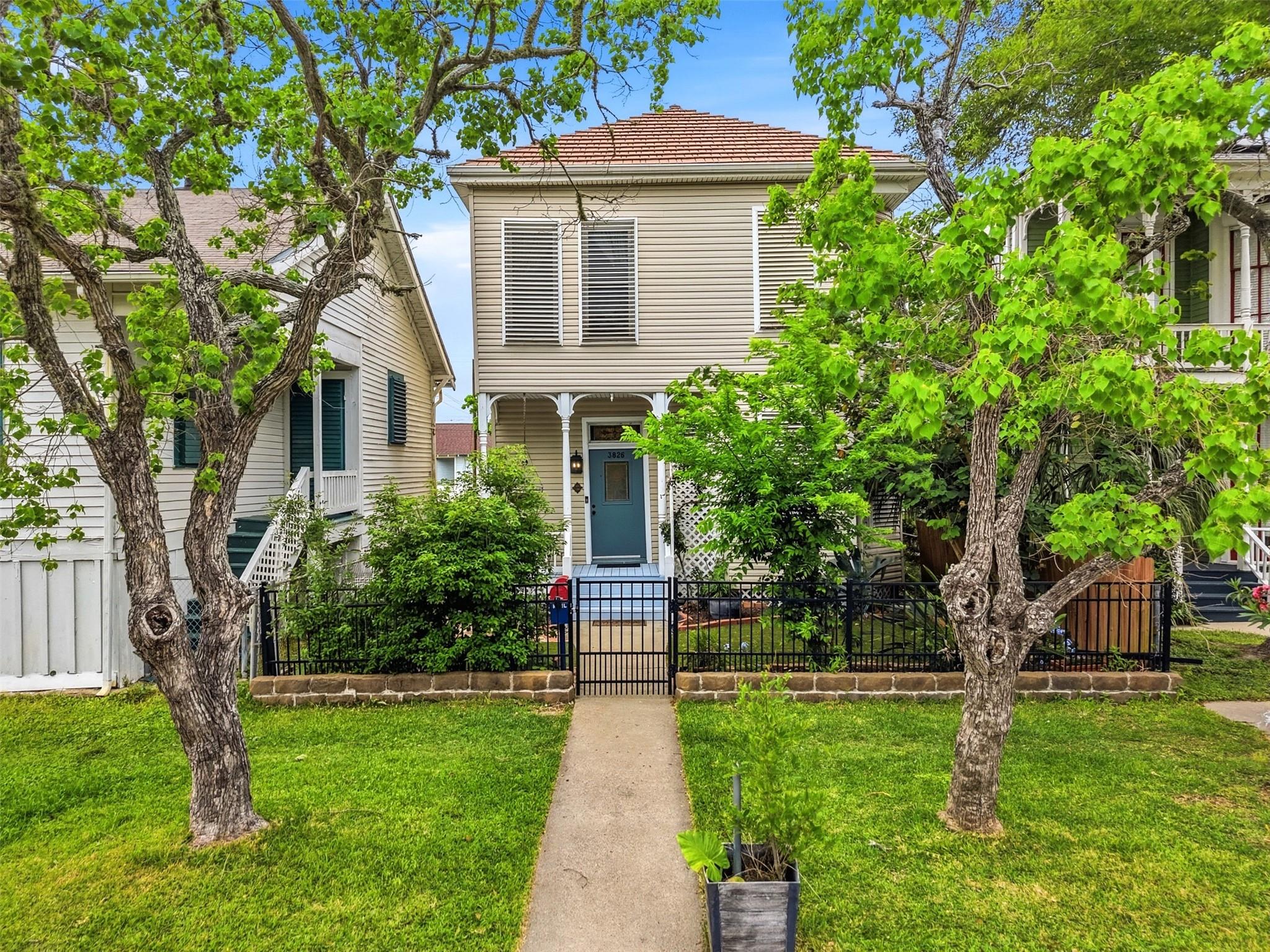 3826 Avenue O 1/2