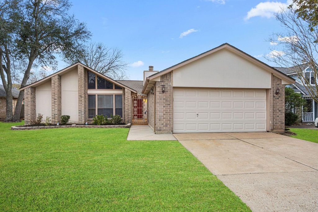 Photo of 2122 Echo Ridge, Sugar Land, TX 77478 (MLS # 66182008)