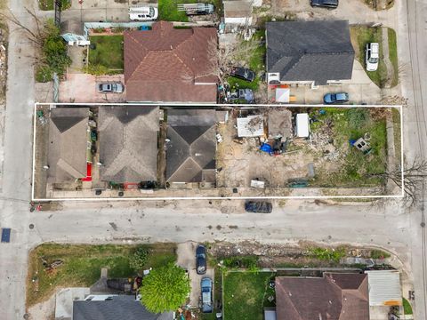 Tiny photo for 3501 Sarah Street, Houston, TX 77026 (MLS # 59047454)