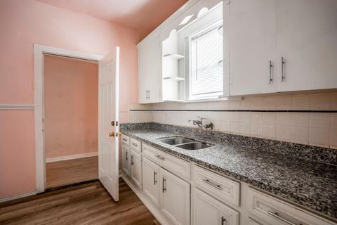 Tiny photo for 3501 Sarah Street, Houston, TX 77026 (MLS # 59047454)