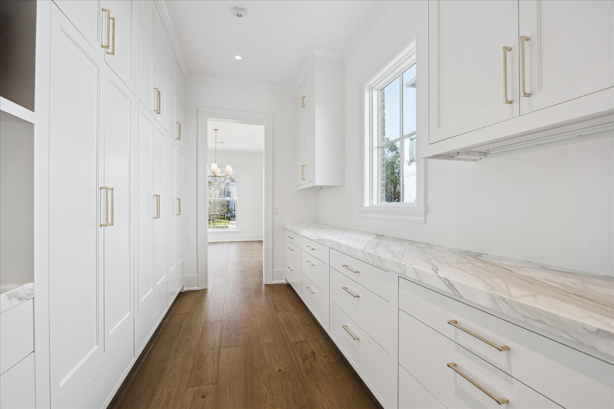 6439 Westchester Avenue