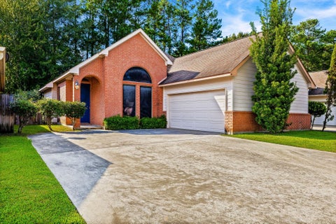 Photo of 108 Sunshine Ln Ln, Livingston, TX 77351 (MLS # 67914413)