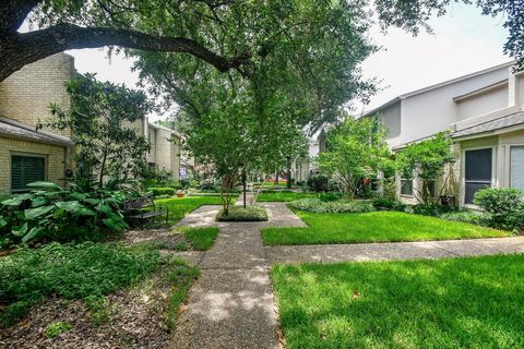 Photo of 5214 Palmetto Street, Bellaire, TX 77401 (MLS # 15635804)