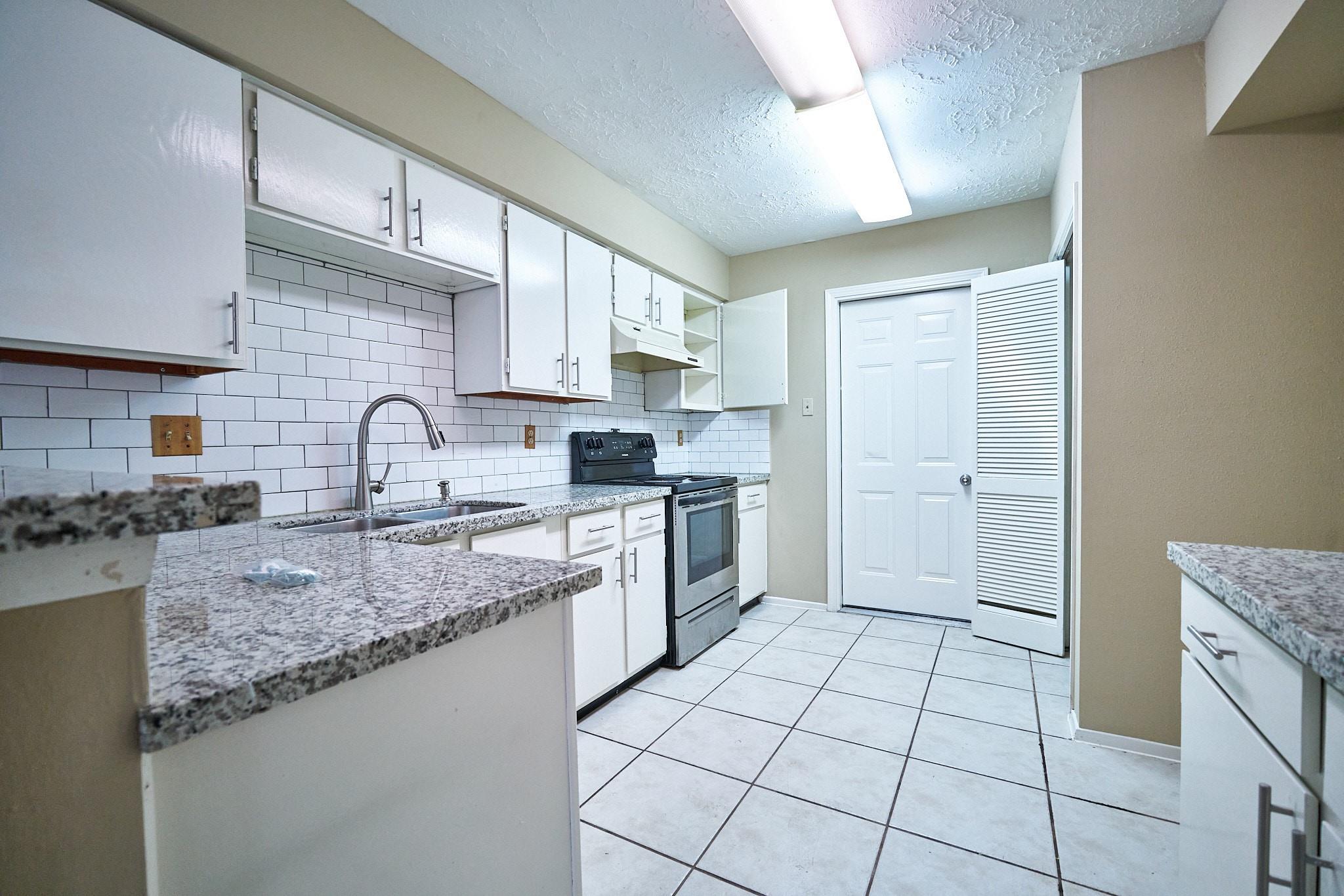 10235 Gulfstream Lane