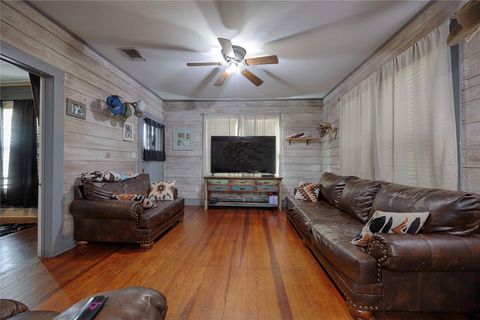 Tiny photo for 309 Anderson Street, Schulenburg, TX 78956 (MLS # 86073204)