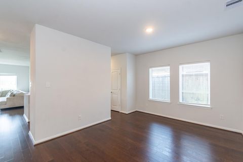 Tiny photo for 505 Prairie Grass Trail, Clute, TX 77531 (MLS # 18691783)