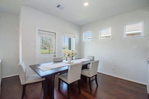 Tiny photo for 505 Prairie Grass Trail, Clute, TX 77531 (MLS # 18691783)