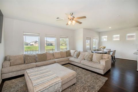 Tiny photo for 505 Prairie Grass Trail, Clute, TX 77531 (MLS # 18691783)