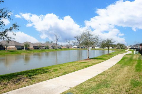 Tiny photo for 505 Prairie Grass Trail, Clute, TX 77531 (MLS # 18691783)