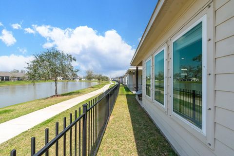 Tiny photo for 505 Prairie Grass Trail, Clute, TX 77531 (MLS # 18691783)