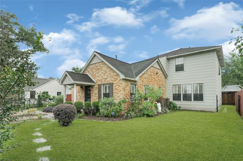317 Avenue Of Oaks Street Houston TX 77009
