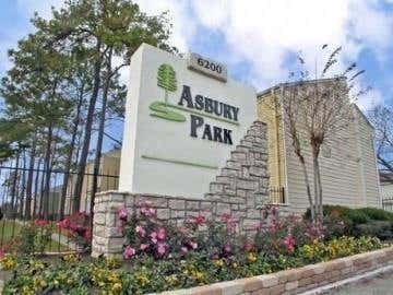 Photo of 6200 W Tidwell Road #702, Houston, TX 77092 (MLS # 83561543)