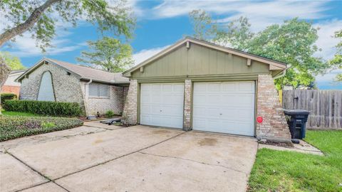 Photo of 9510 Huntington Way Drive, Houston, TX 77099 (MLS # 25619686)