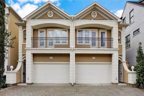 Photo of 1522 Dunlavy Street #B, Houston, TX 77006 (MLS # 21156967)