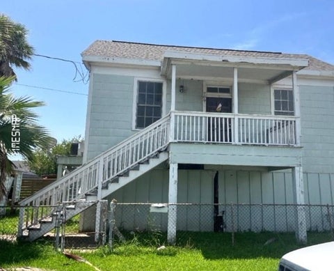 Photo of 709 38th Street, Galveston, TX 77550 (MLS # 87316984)