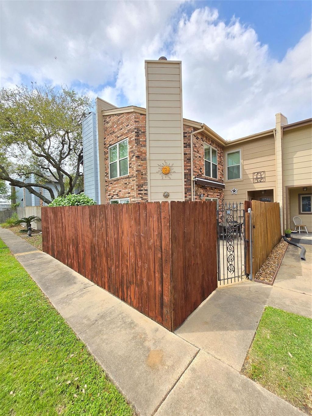 Photo of 1730 Avenue C #F, El Campo, TX 77437 (MLS # 3393068)