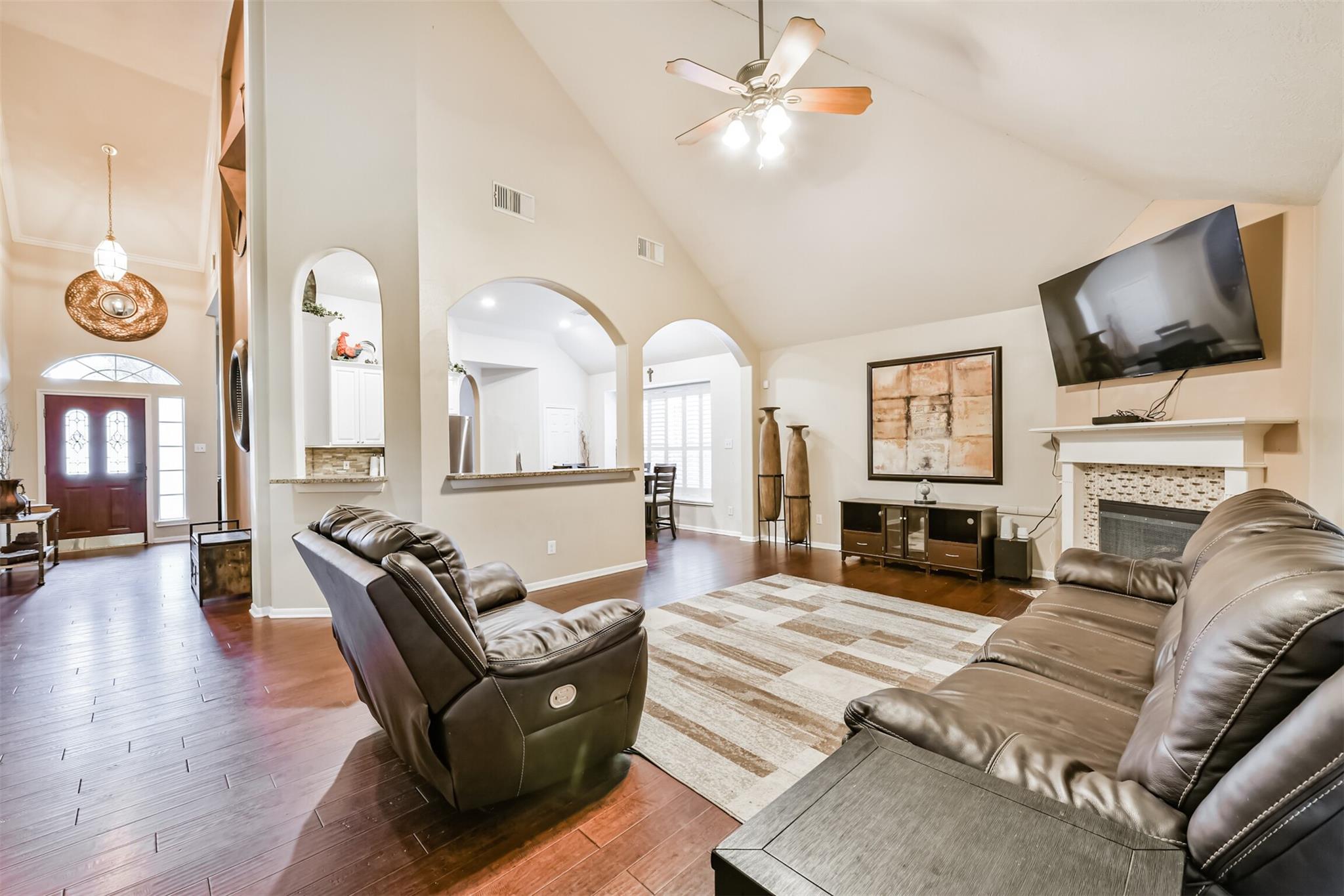 1122 Sussex Trail