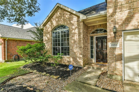 Photo of 1122 Sussex Trail, Pearland, TX 77584 (MLS # 71819075)
